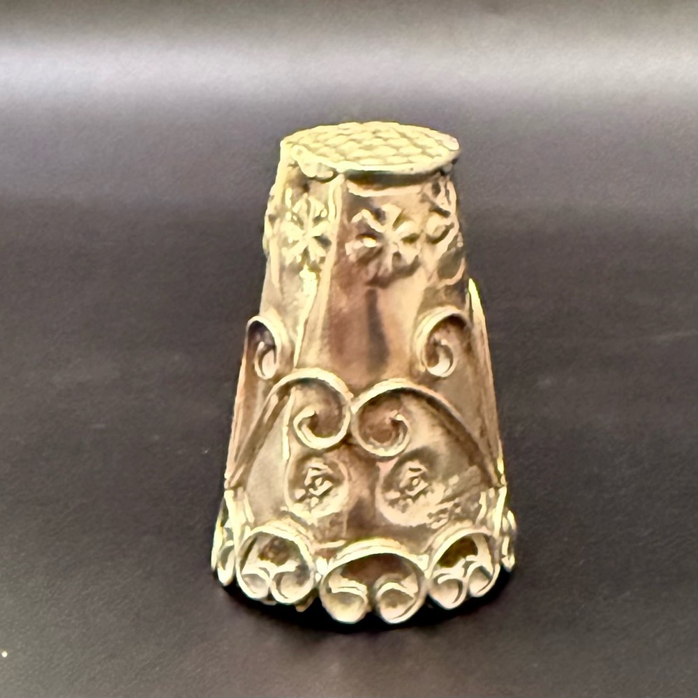 Vintage Sterling Silver Mexico Ornate Collectible Thimble 3.1g.